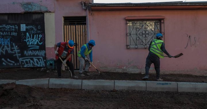 Municipalidad de Valparaíso trabaja en el mejoramiento de calles, veredas y señaléticas en Playa Ancha