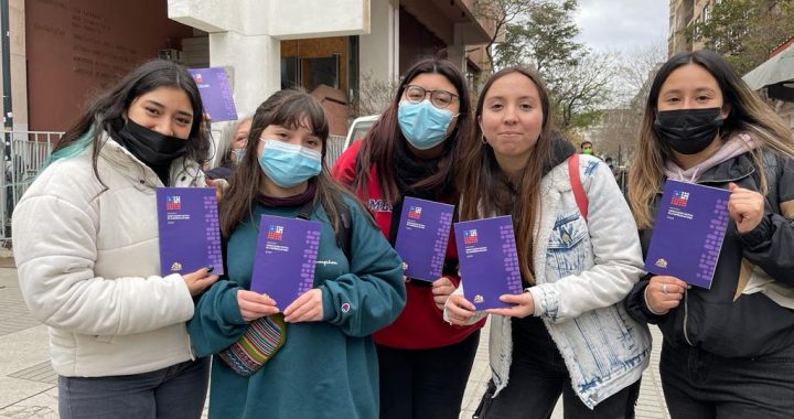 VOCERA REGIONAL ENTREGÓ DETALLES DE LA CAMPAÑA «CHILE VOTO INFORMADO» Y DESPLIEGUE PARA ENTREGA DE TEXTOS DE LA PROPUESTA CONSTITUCIONAL A LA COMUNIDAD*