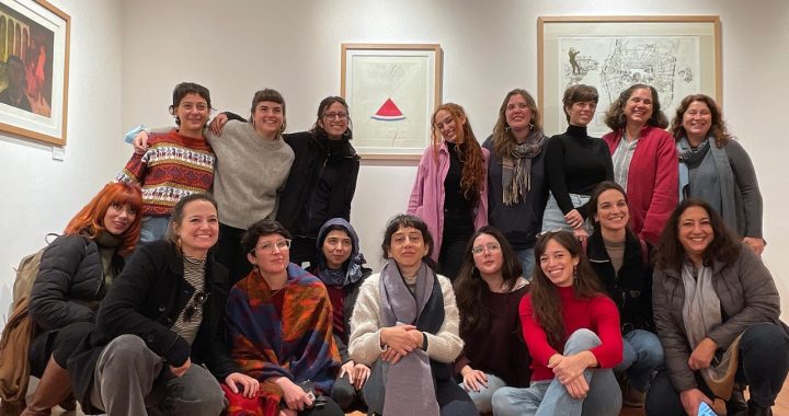 Artistas becadas españolas y chilenas visitaron el Museo Universitario del Grabado de la UPLA