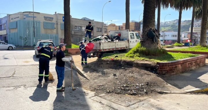 Turno de fiscalizadores buscará identificar a responsables de basurales en Av. Brasil