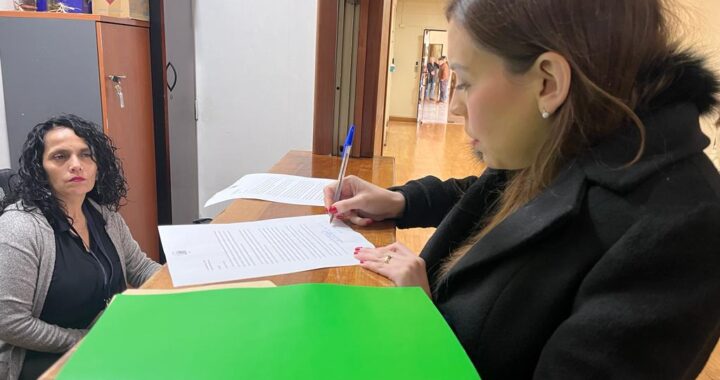 Diputada Camila Flores entrega carta al MOP para pedir que congelen alza del peaje Troncal Quillota
