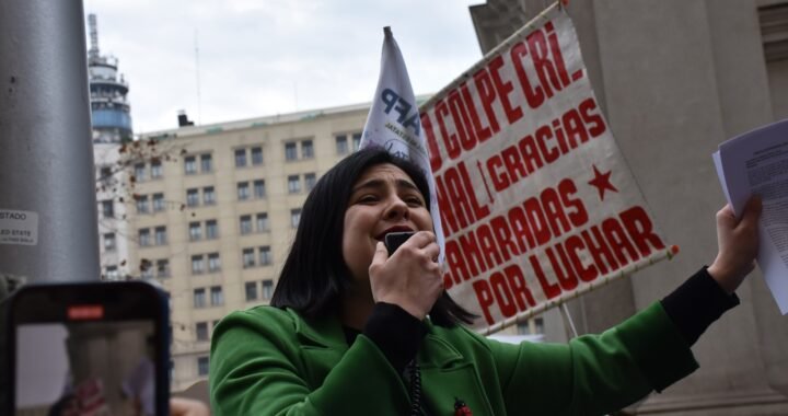 En la Marcha de los bastones por la Reforma de Pensiones