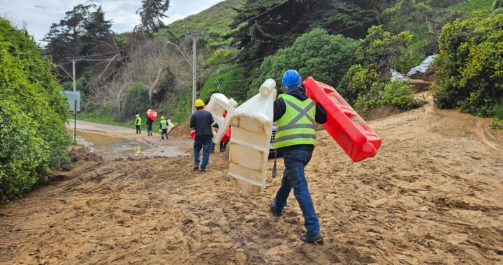 Autoridades llaman a la comunidad a evitar turismo de emergencia en zonas de riesgo