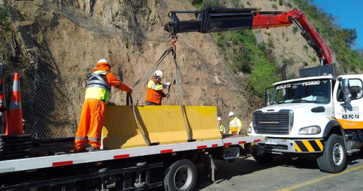 MOP rehabilita la Ruta 68 tras derrumbe en el sector de Santos Ossa