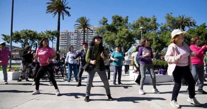 Valparaíso apuesta por más de 45 kilómetros de rutas saludables para adultos mayores