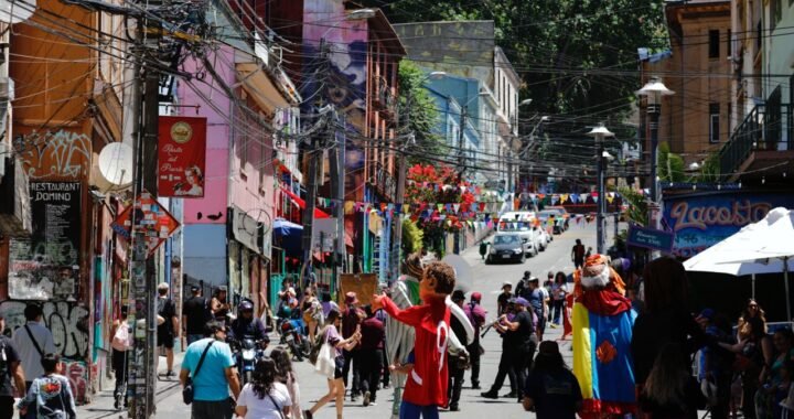 Bulevar Junt@s Recuperamos Cumming: Un Día de Música, Juegos y Gastronomía en Valparaíso