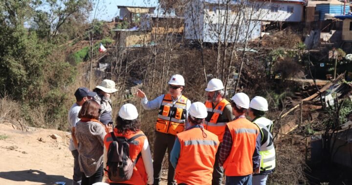 MOP Inicia Trabajos de Limpieza en Quebradas y Cauces Afectados por Mega Incendio en Viña del Mar