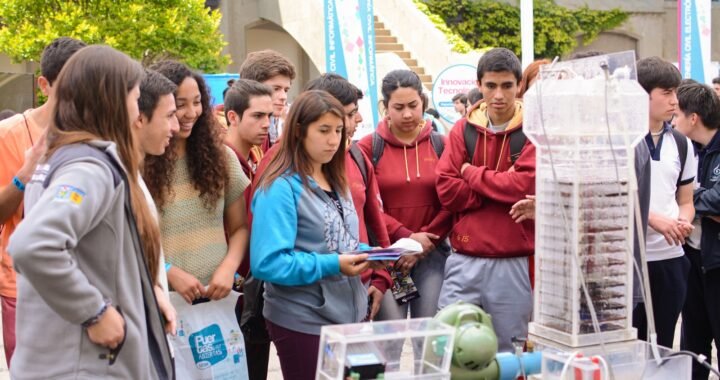 Estudiantes secundarios explorarán bioproductos en CienciaLab de la UTFSM