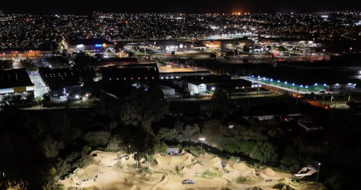 Quilpué impulsa deportes urbanos con Dirt Park iluminado y nuevo skatepark