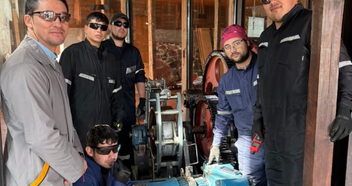 Estudiantes de Duoc UC Valparaíso Diagnostican Ascensor Concepción