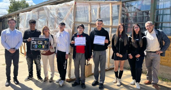 Escuela Andrés Bello de Quilpué inaugura Huerto Sustentable con apoyo de Esval