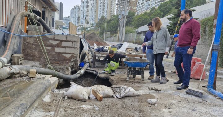 Refuerzan medidas para evitar escurrimientos en el socavón del Euromarina II en Viña del Mar