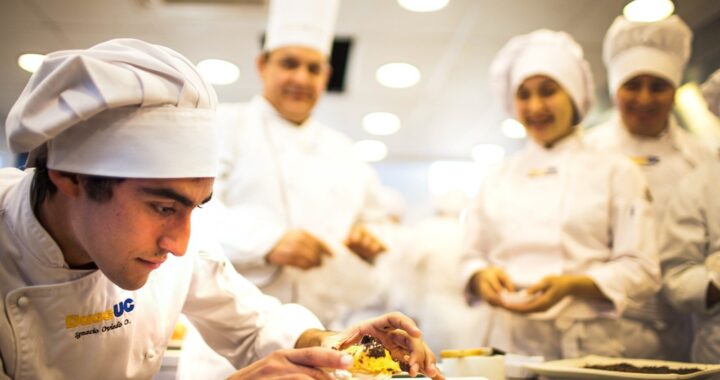 “Juna-Chef”: el desafío culinario que busca transformar la alimentación escolar en Chile