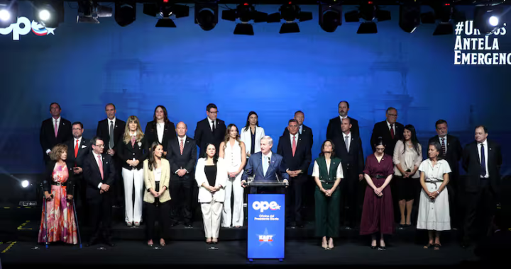 Kast presenta gabinete de emergencia con 24 ministros para enfrentar crisis nacional