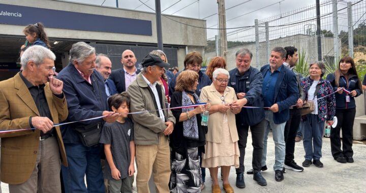 Vecinos celebran histórica inauguración de la Estación Valencia del Tren Limache-Puerto