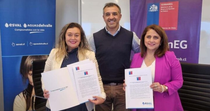 Esval marca un hito regional al sumarse al programa de equidad de género de Sernameg