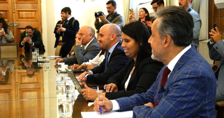 RN presiona al gobierno con paquete de control migratorio