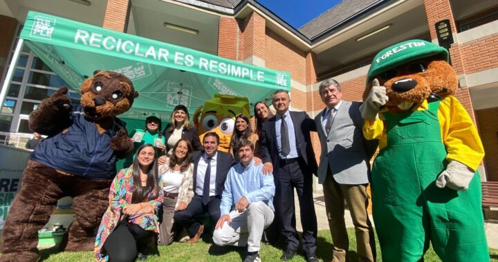 Concón celebra el Día de la Tierra con feria ambiental y masiva participación estudiantil