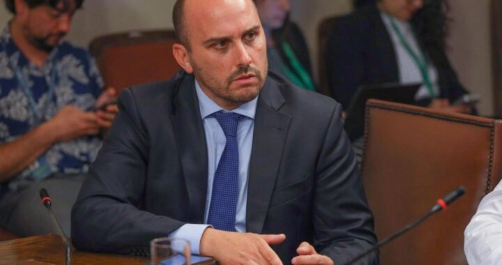 Senador Longton responsabiliza al gobierno anterior por millonaria deuda que gatilló paro del transporte en Marga Marga