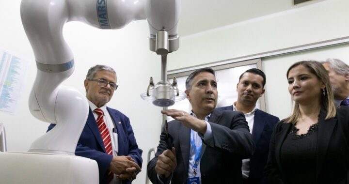 Hospital San Camilo inaugura primer robot quirúrgico MARS en regiones
